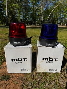 MBT Red and Blue Rotating Beacon Set